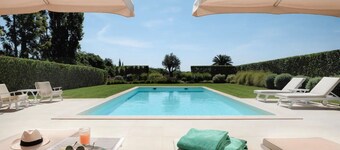 Country House "Liberal Wing Villa" with Mountain View, Shared Pool & Wi-Fi