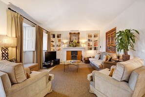 TV, fireplace, DVD player, stereo