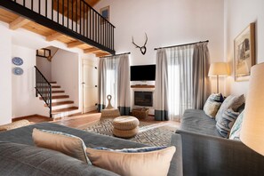 TV, fireplace, DVD player, stereo