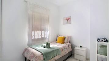 2 bedrooms, iron/ironing board, free WiFi, bed sheets