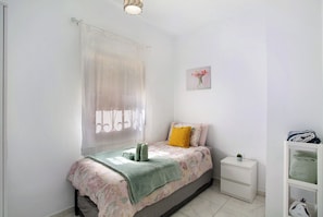 2 chambres, fer et planche Ă repasser, Wi-Fi gratuit, draps fournis