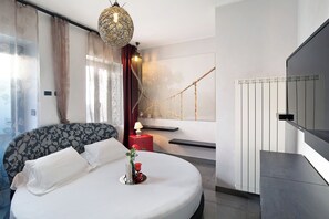 2 室のベッドルーム、アイロン / アイロン台、WiFi (無料)、ベッドシーツ