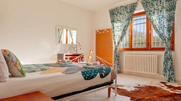 1 chambre, fer et planche à repasser, Wi-Fi gratuit, draps fournis