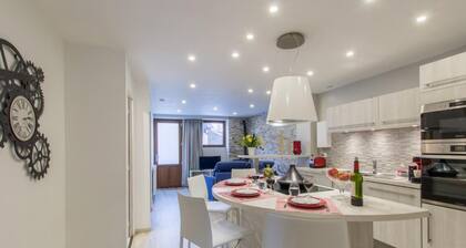 Grande maison de charme avec vue sur les montagnes, terrasse privée et Wi-Fi