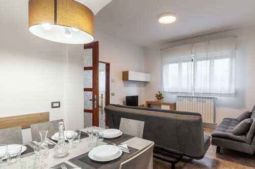 Appartement 'Ca' Graziosi Fiori' avec vue sur la montagne, jardin partagé et Wi-Fi