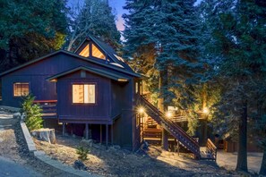 Exterior - Lake Arrowhead Skyforest Chalet -Newly Remodeled (Skyforest)