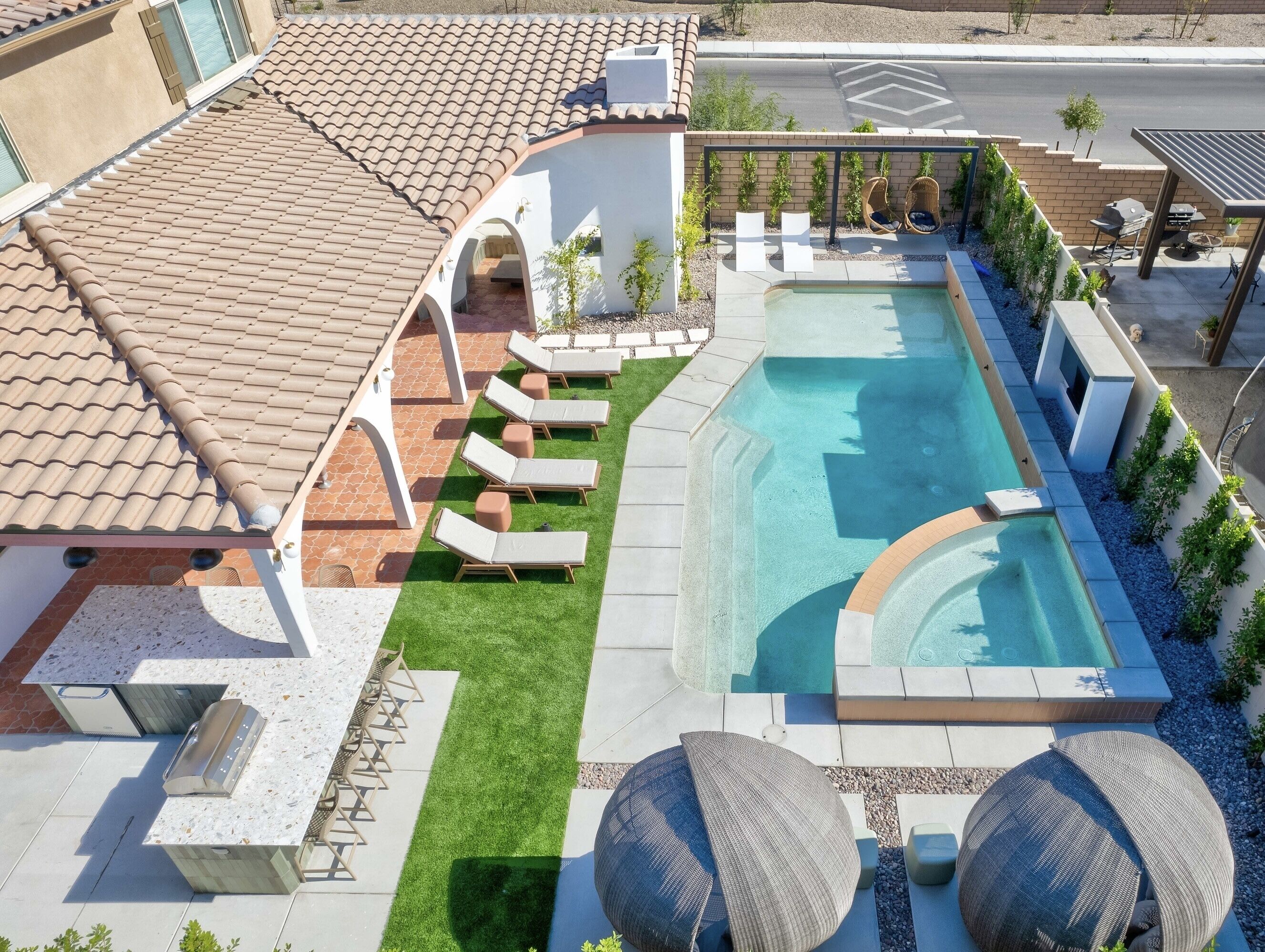 Een verwarmd zwembad