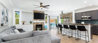 This house is a 6 bedroom(s), 3 bathrooms, located in Coachella, CA.