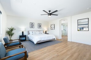 6 bedrooms, desk, iron/ironing board, travel cot