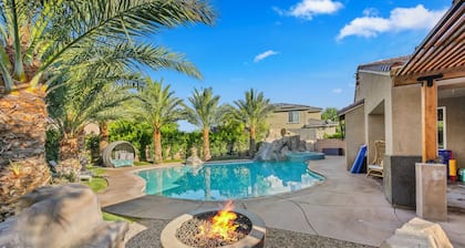 The Bungalow - Unique desert tropical experience, Giant pool with slide