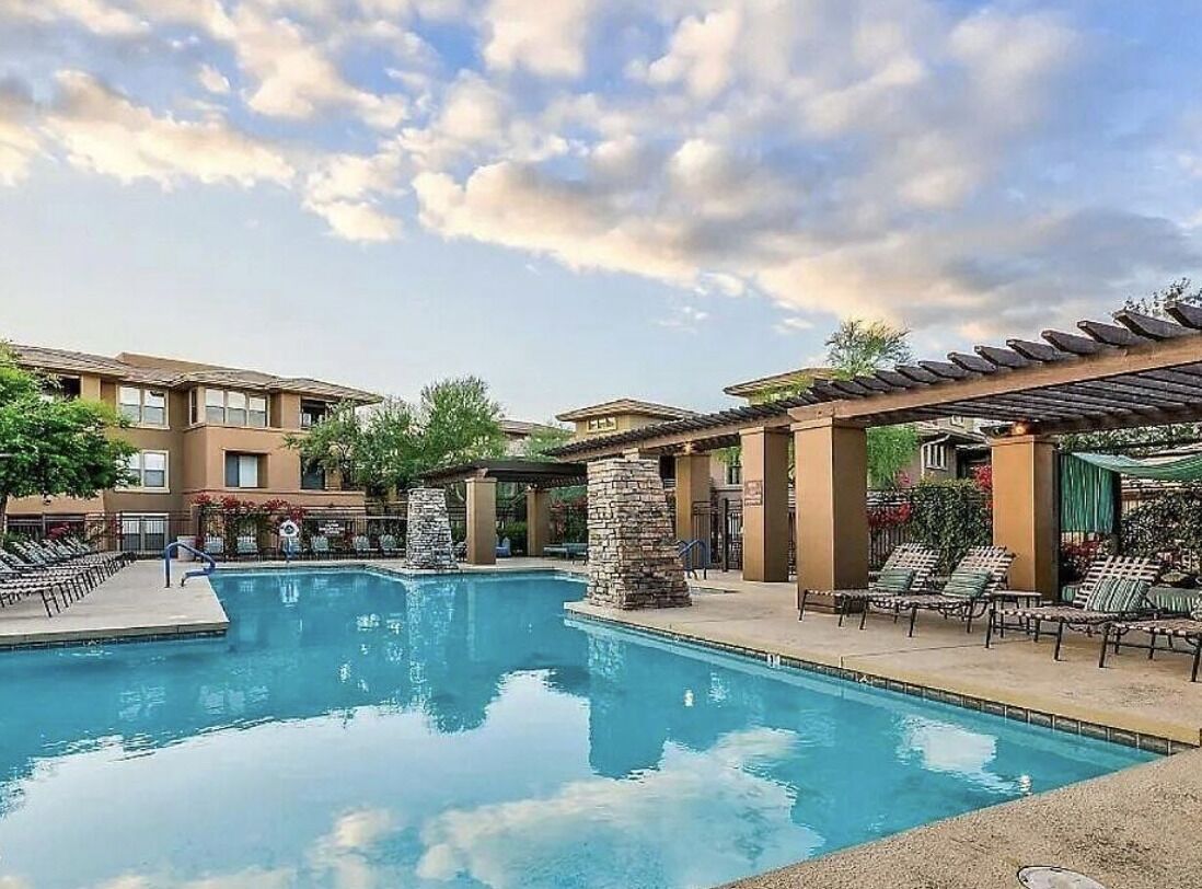 Alberca al aire libre y alberca climatizada