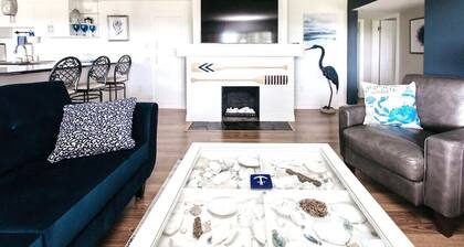 Beach Front Oasis 15 Minutes To Downtown Victoria