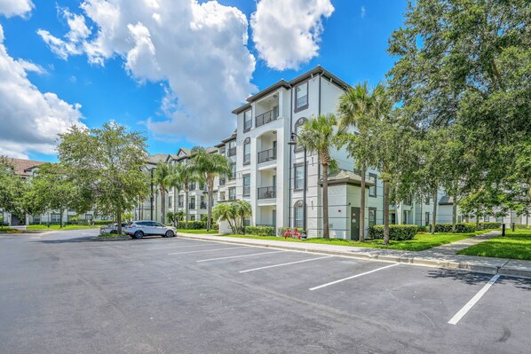 Unclassified image, 1 of 93, button