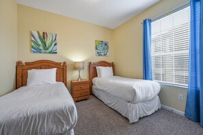 3 slaapkamers, een strijkplank/strijkijzer, reisbedje, gratis wifi