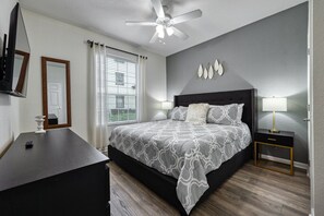 2 slaapkamers, een strijkplank/strijkijzer, reisbedje, gratis wifi