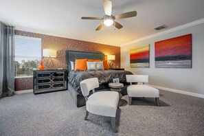 5 chambres, bureau, fer et planche à repasser, lit parapluie