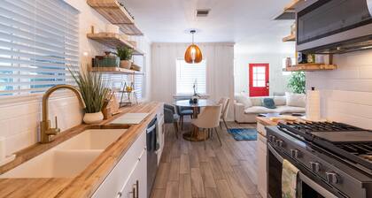 Historic Cozy and Aesthetic Cottage w/Private, Safe Pet-Friendly Yard