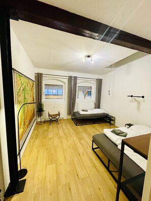 5 makuuhuonetta, vauvan matkasänky, Wi-Fi, vuodevaatteet