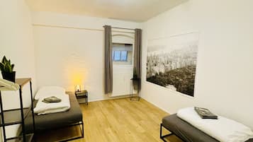 5 Schlafzimmer, Reisekinderbett, WLAN, Bettwäsche