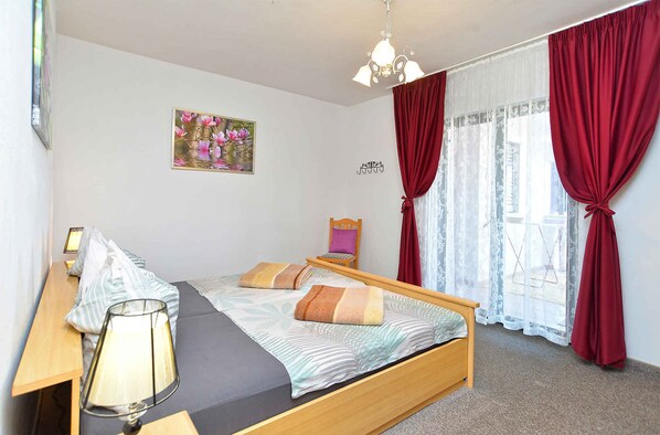 1 bedroom, iron/ironing board, Internet