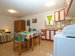 Dining - Holiday apartment with air conditioning (Premantura)
