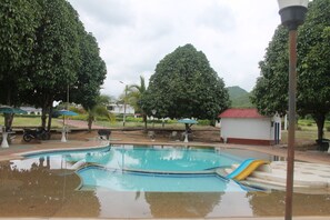 Outdoor pool - Casa Campestre la Pradera (carmen de apicala)