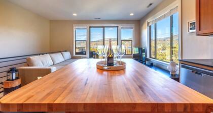 Bluff View - Modern & Beautiful, River Views, Close to Downtown