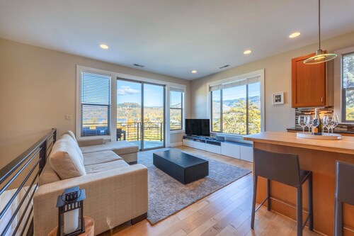 Bluff View - Modern & Beautiful, River Views, Close to Downtown