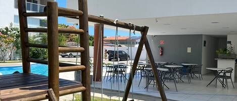 屋外ダイニングエリア