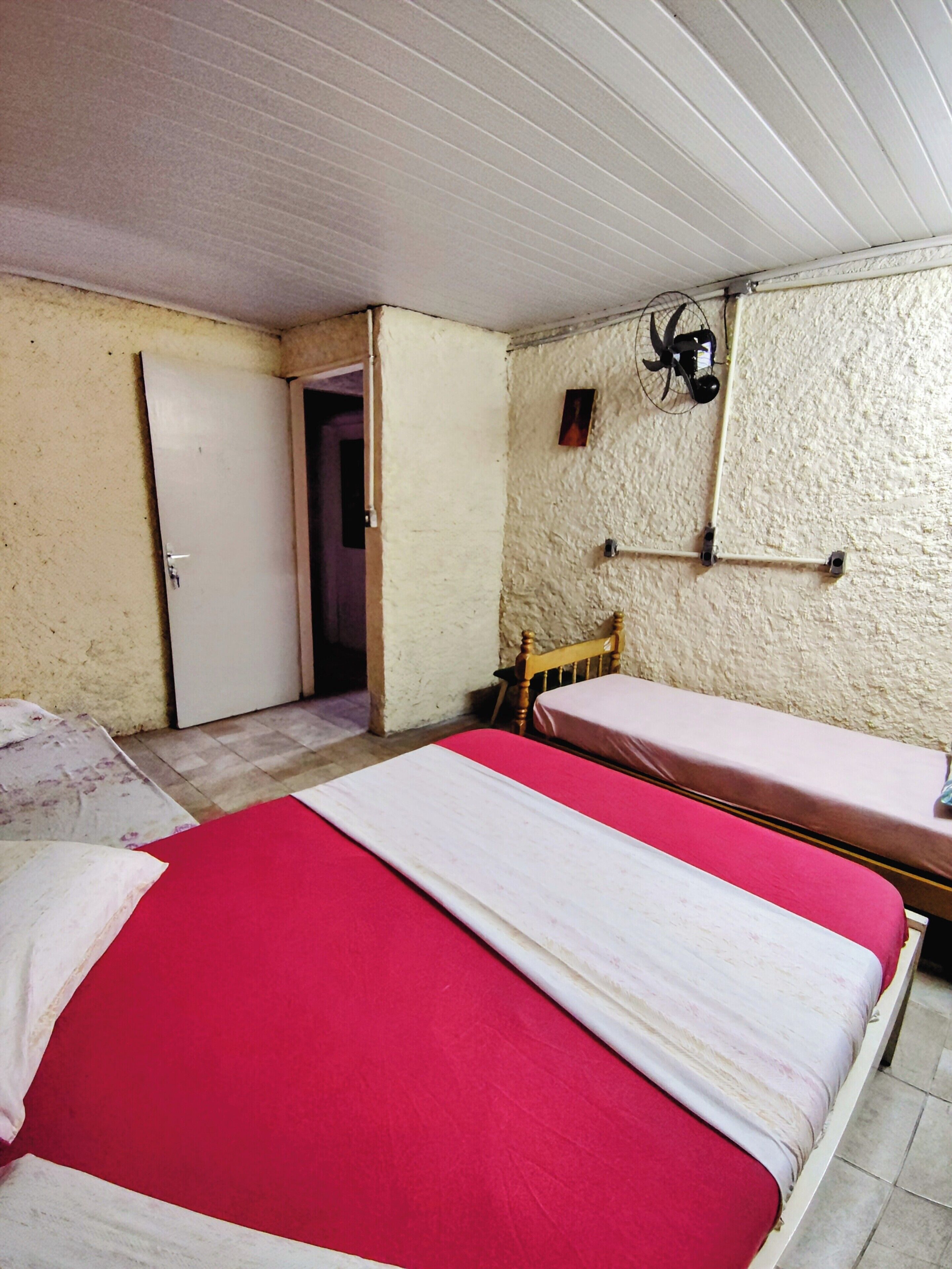 Family Room | Free WiFi, bed sheets