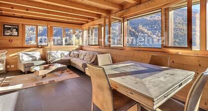 Very comfortable chalet on 3 levels for 6 people in Saint-Jean, living room with wood-burner, kitche