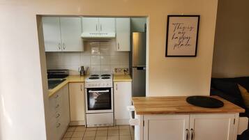 Fridge, microwave, coffee/tea maker, toaster