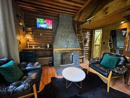 Minibar, escritorio, wifi gratis y ropa de cama 