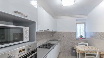 Microonde, forno, piano cottura