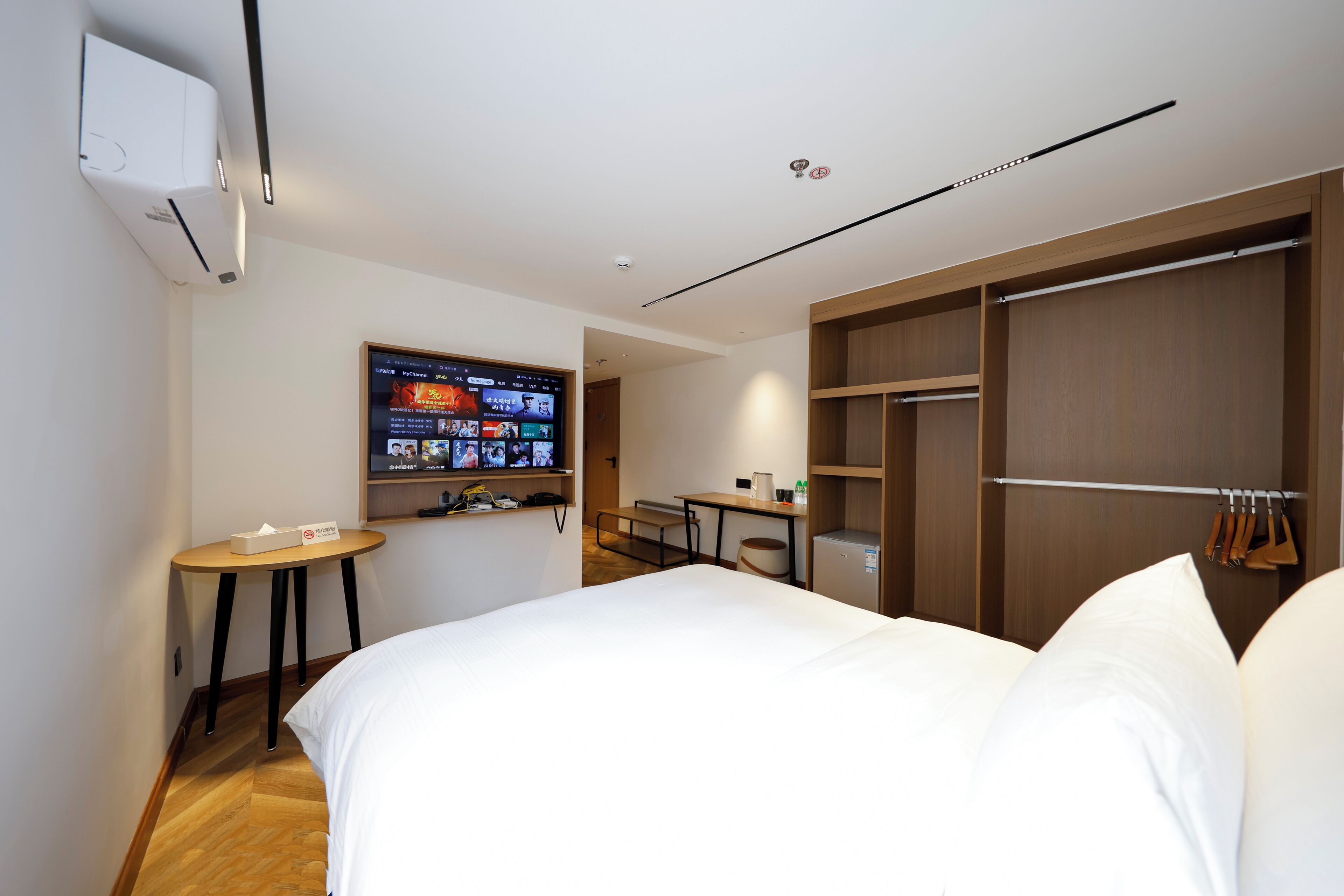 Quarto standard | Edredons de pluma, Wi-Fi de cortesia, roupa de cama