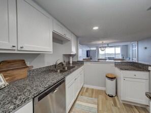 Fridge, microwave, oven, stovetop - Beautiful view of the beach from the balcony, newly remodeled with new furniture (Port Aransas)
