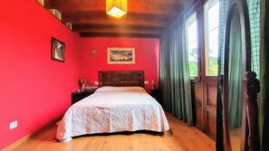 4 bedrooms, desk, iron/ironing board, travel cot - Casa Vacacional Ekilore (Poo De Llanes)