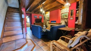 TV, fireplace - Casa Vacacional Ekilore (Poo De Llanes)