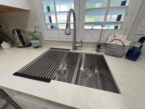 Fridge, microwave, oven, stovetop - Desert Blossom House @ The Resort 10th hole
 (Palm Desert)