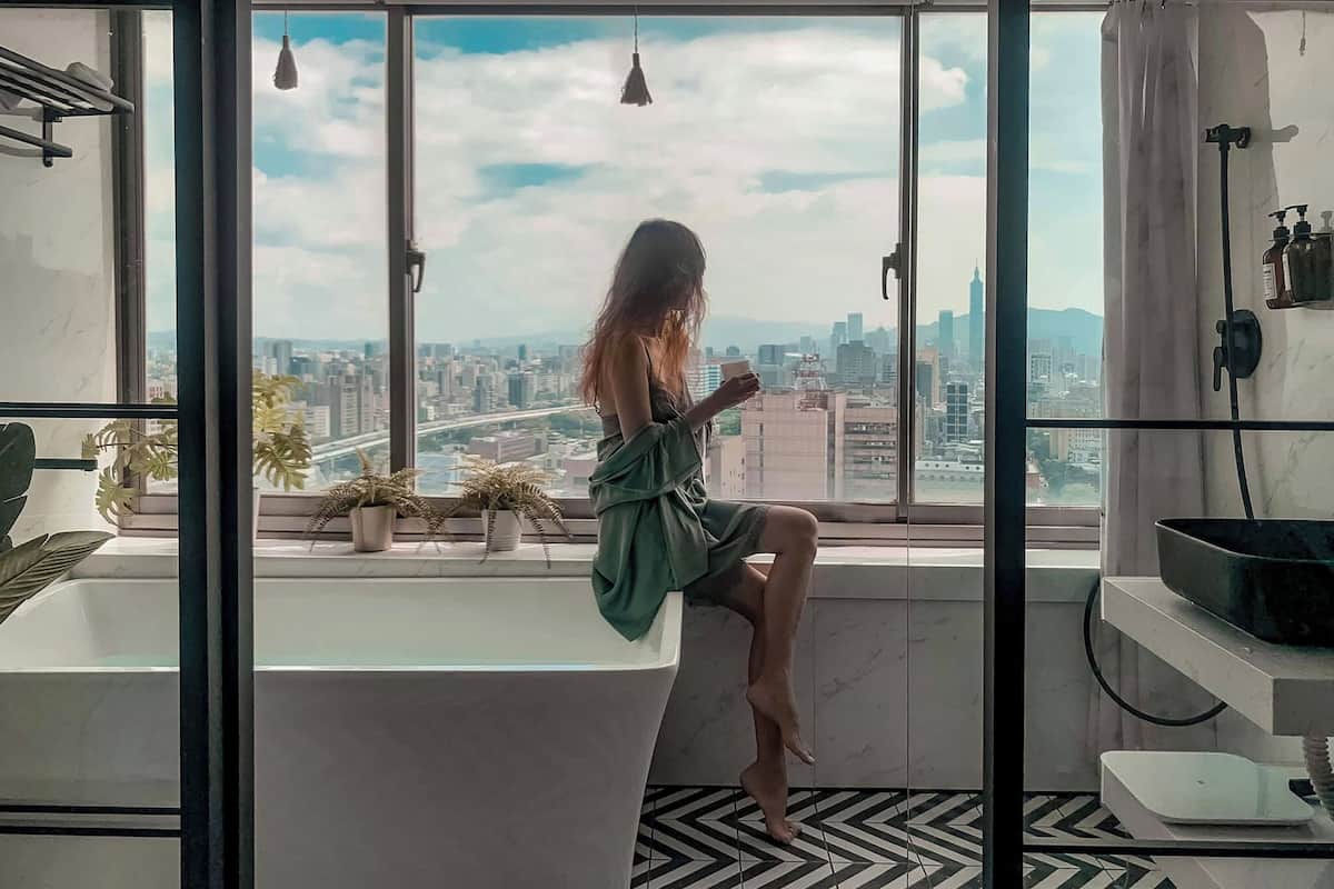 Departamento panorámico, 2 habitaciones, habitaciones conectadas, vista a la ciudad | Baño | Amenidades de baño gratuitas, secadora de cabello, pantuflas
