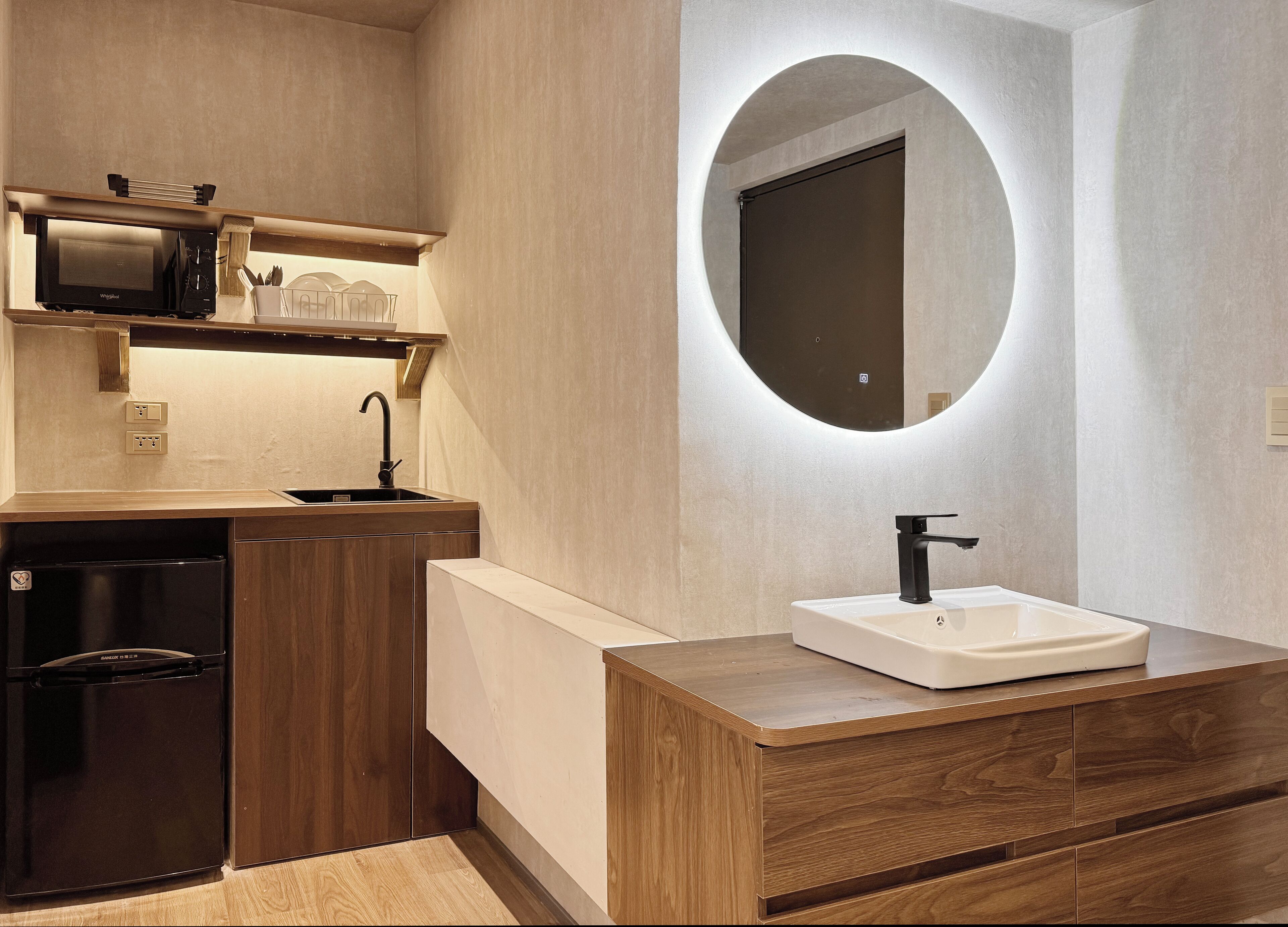 Leilighet – superior, flere senger, tekjøkken, byutsikt | Eget kjøkken | Minikjøleskap, mikrobølgeovn og fryser