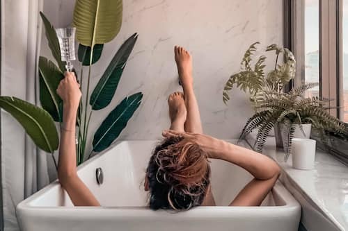 101 View Two-Bedroom Apartment J3 | Bathroom | Shower, free toiletries, hair dryer, slippers