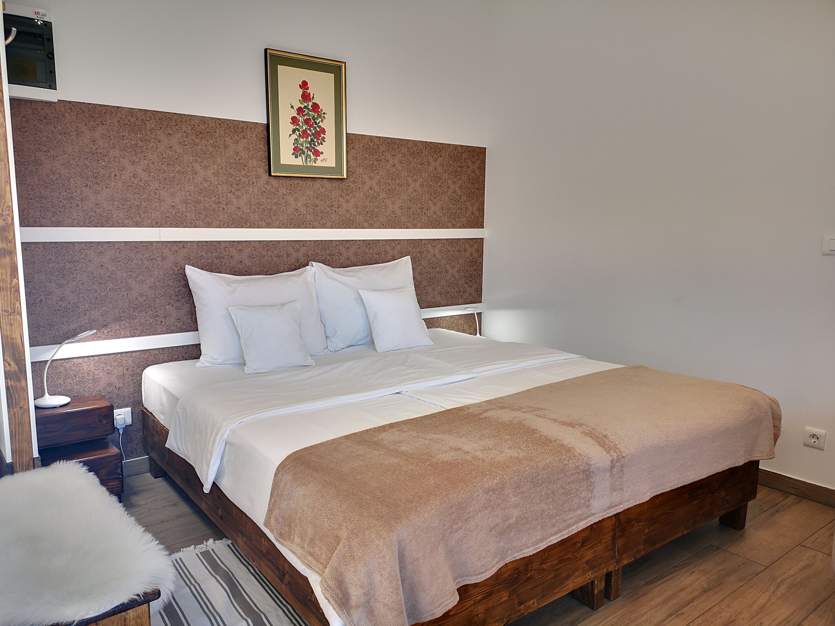 1 chambre, fer et planche à repasser, lit parapluie, Wi-Fi gratuit