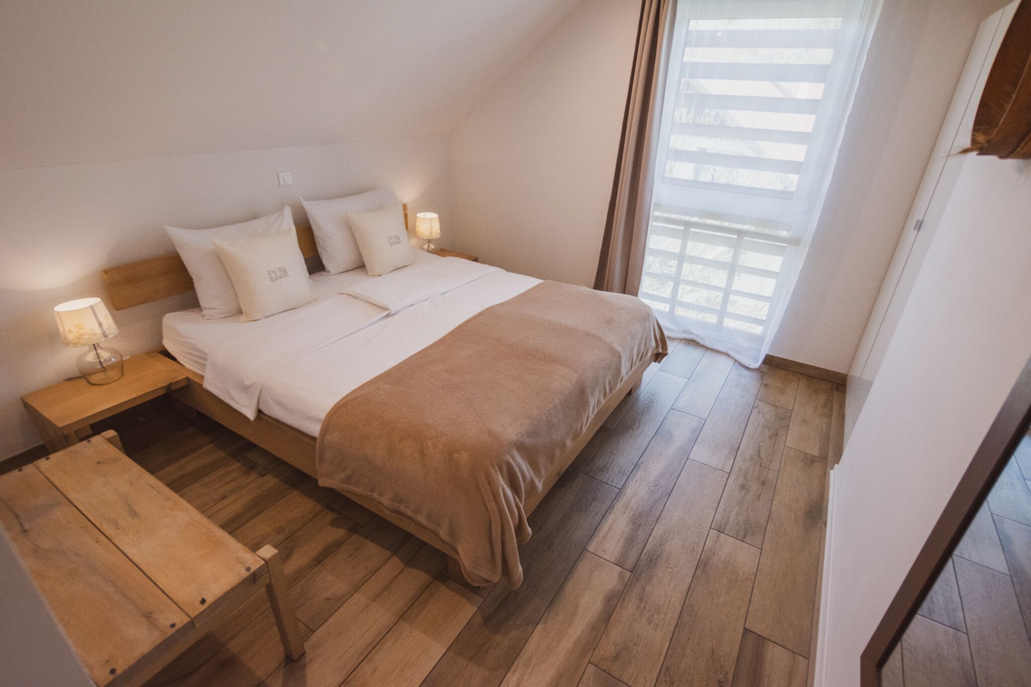 2 bedrooms, iron/ironing board, travel crib, WiFi (free)