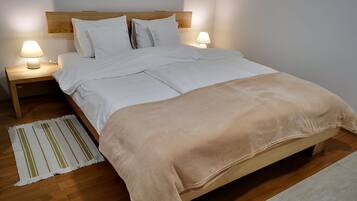 1 bedroom, iron/ironing board, travel crib, WiFi (free)