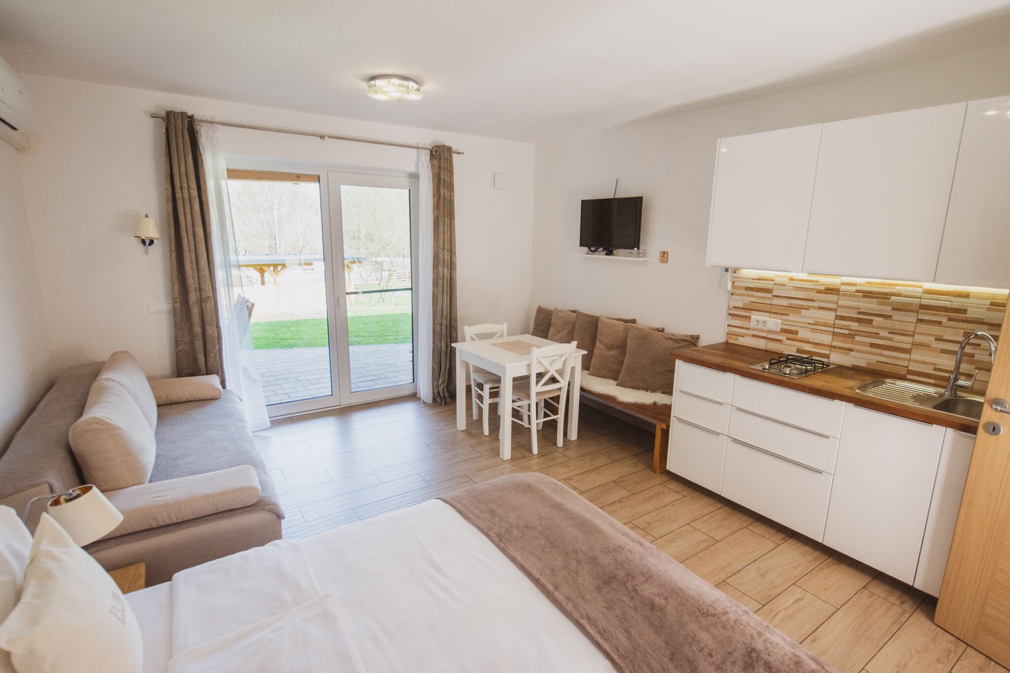 1 bedroom, iron/ironing board, travel crib, WiFi (free)