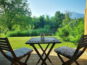 تناول الطعام بالخارج