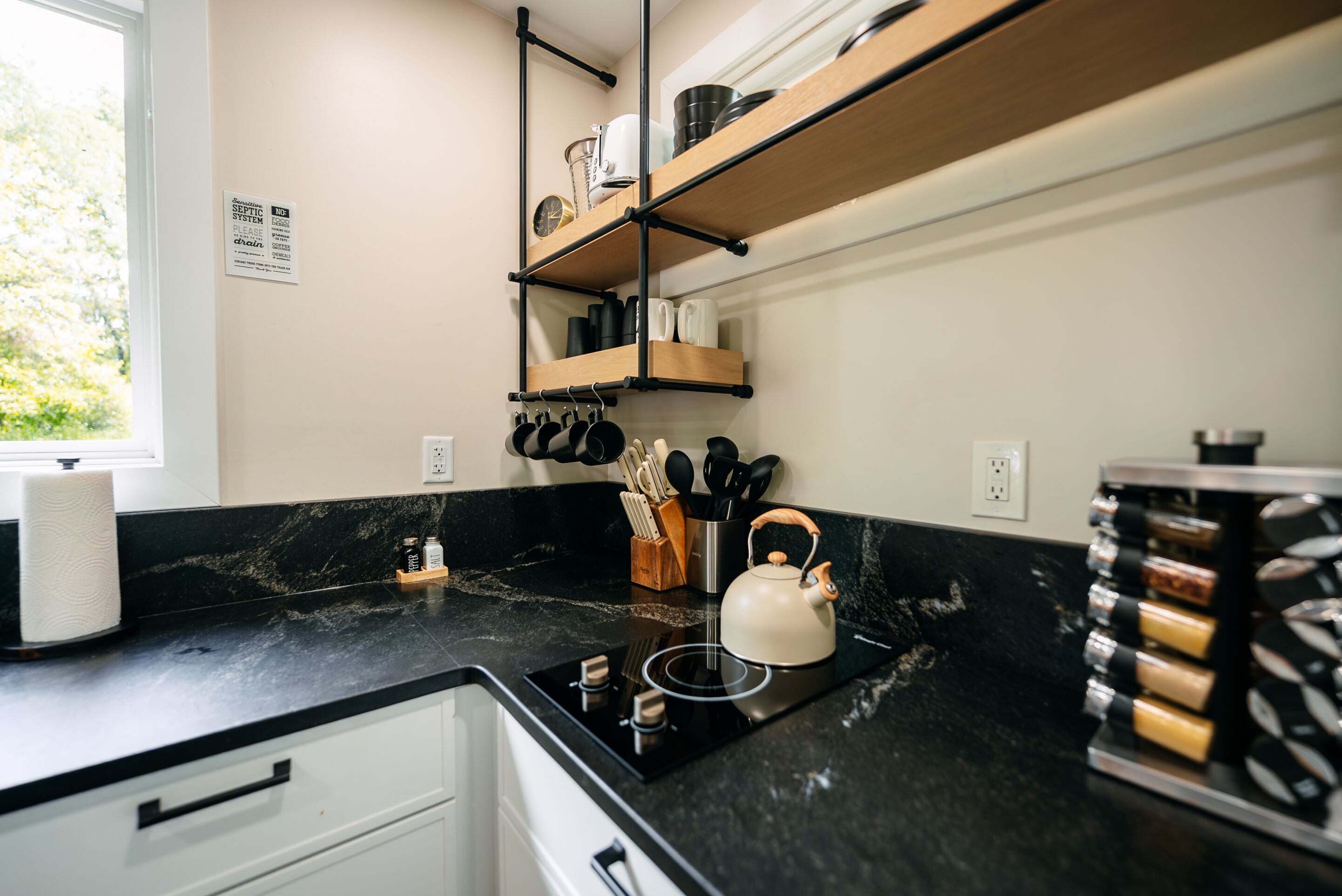 Coffee/tea maker, fridge, microwave, toaster