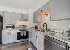 Interior - Pueblo Place (Pueblo)