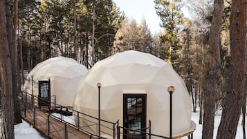 Chalet Confort | Rideaux occultants, chambres insonorisées, fer et planche à repasser